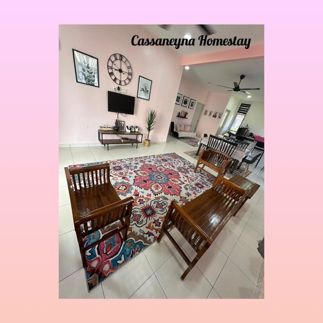 Cassaneyna Homestay Kuantan Exteriör bild