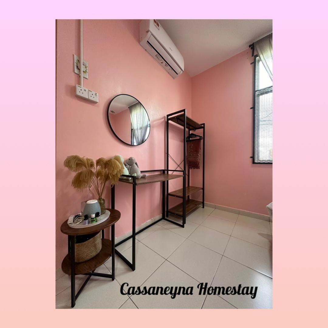 Cassaneyna Homestay Kuantan Exteriör bild