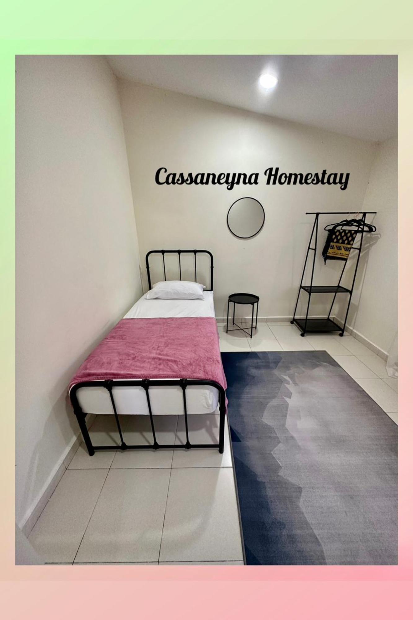 Cassaneyna Homestay Kuantan Exteriör bild