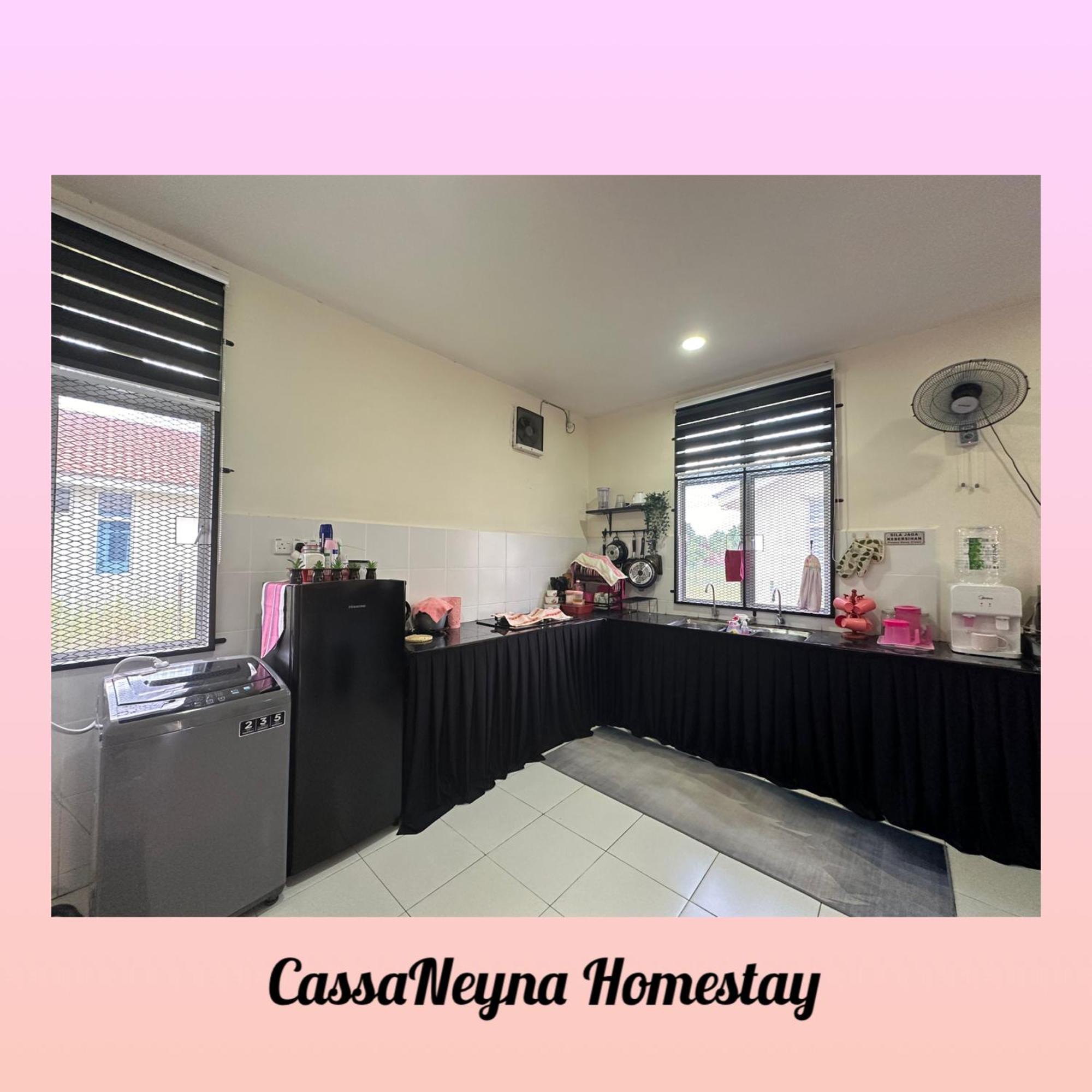 Cassaneyna Homestay Kuantan Exteriör bild